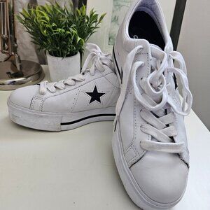 Almost Like-New Leather Converse All Stars  Platform One-Star